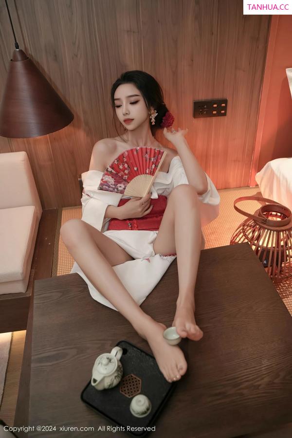   [XiuRen]高清写真图 2024.04.10 No.8367 苏曼兮 美腿性感第64张图片